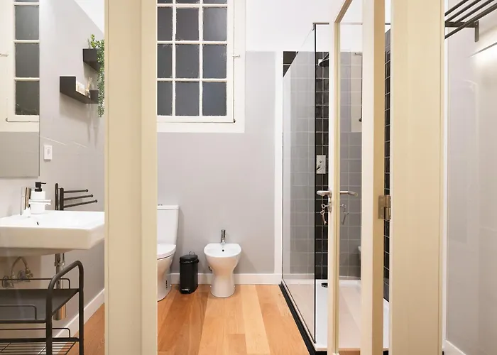 42 2 F Historical At Cardosas Block بورتو