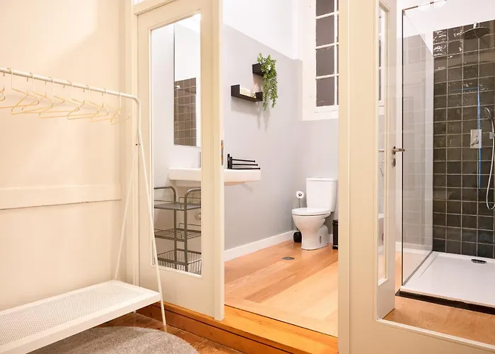 Apartman 42 2 F Historical At Cardosas Block *