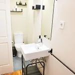 Stylish 2br In Cardosas - - 2f *
